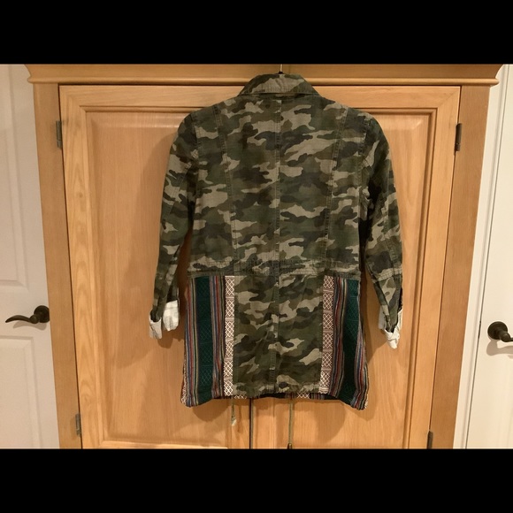 Awesome camo jacket with skull details - Picture 2 of 3
